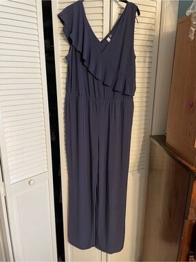 NY Collection Sleeveless V-Neck Jumpsuit in Navy